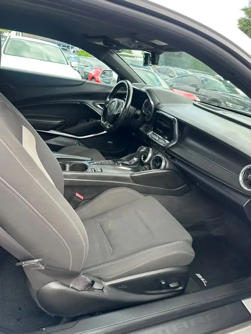 2016 Chevrolet Camaro - Photo 11