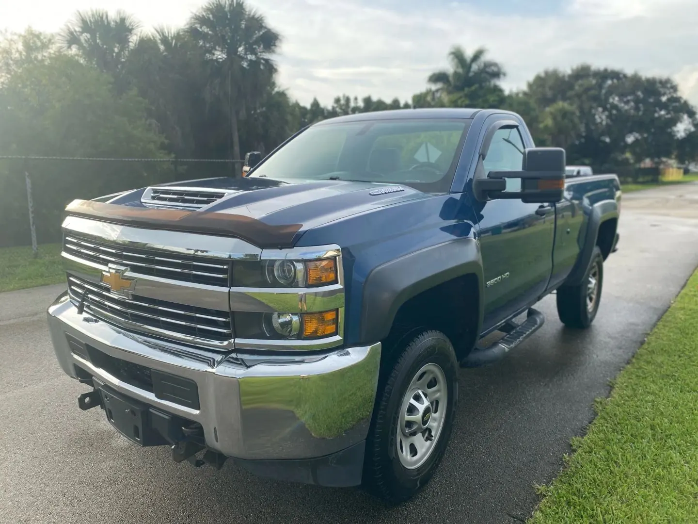 2017 Chevrolet Silverado HD Work Truck 4WD Regular Cab Long Box SRW - Photo 2