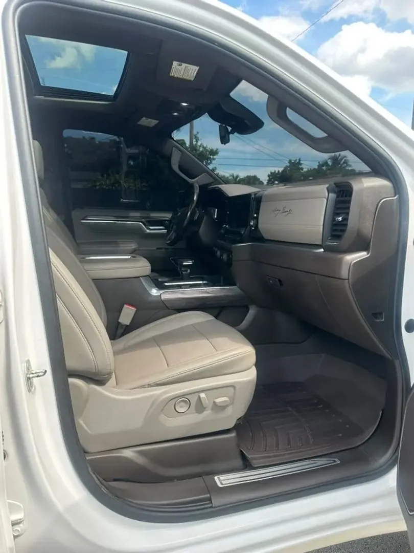 2022 Chevrolet Silverado 1500 LTZ 4WD Crew Cab Short Box - Photo 14