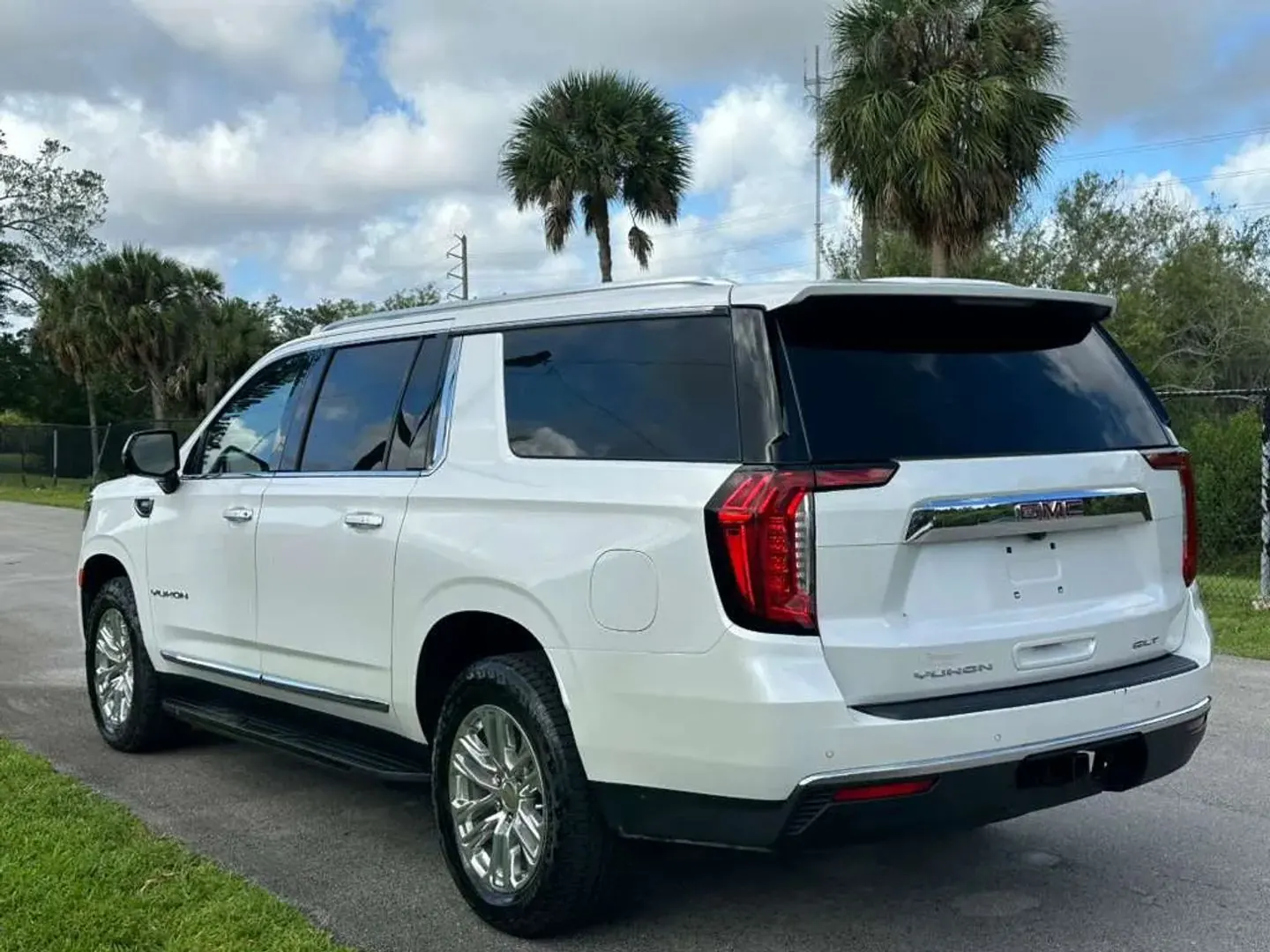 2022 GMC Yukon SLT 2WD - Photo 6
