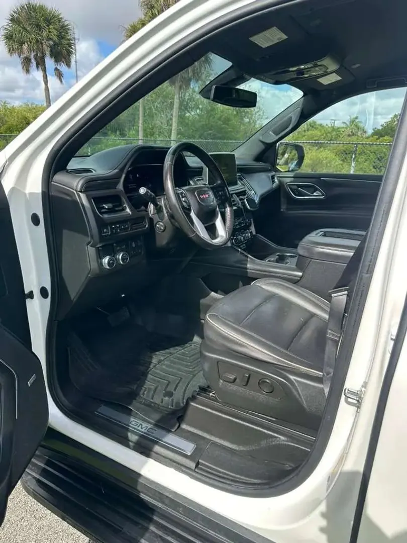2022 GMC Yukon SLT 2WD - Photo 9