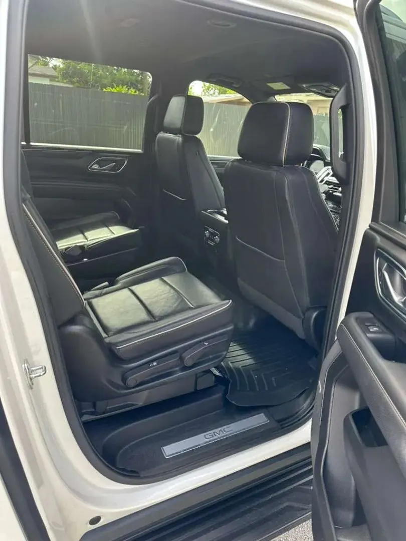 2022 GMC Yukon SLT 2WD - Photo 11