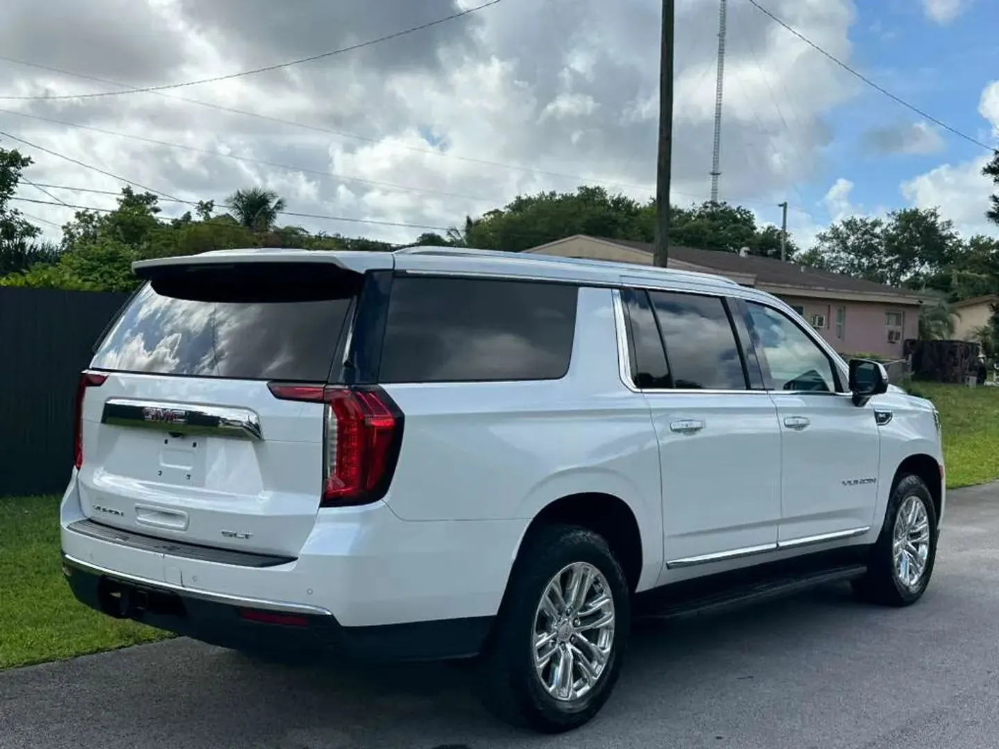 2022 GMC Yukon SLT 2WD - Photo 4