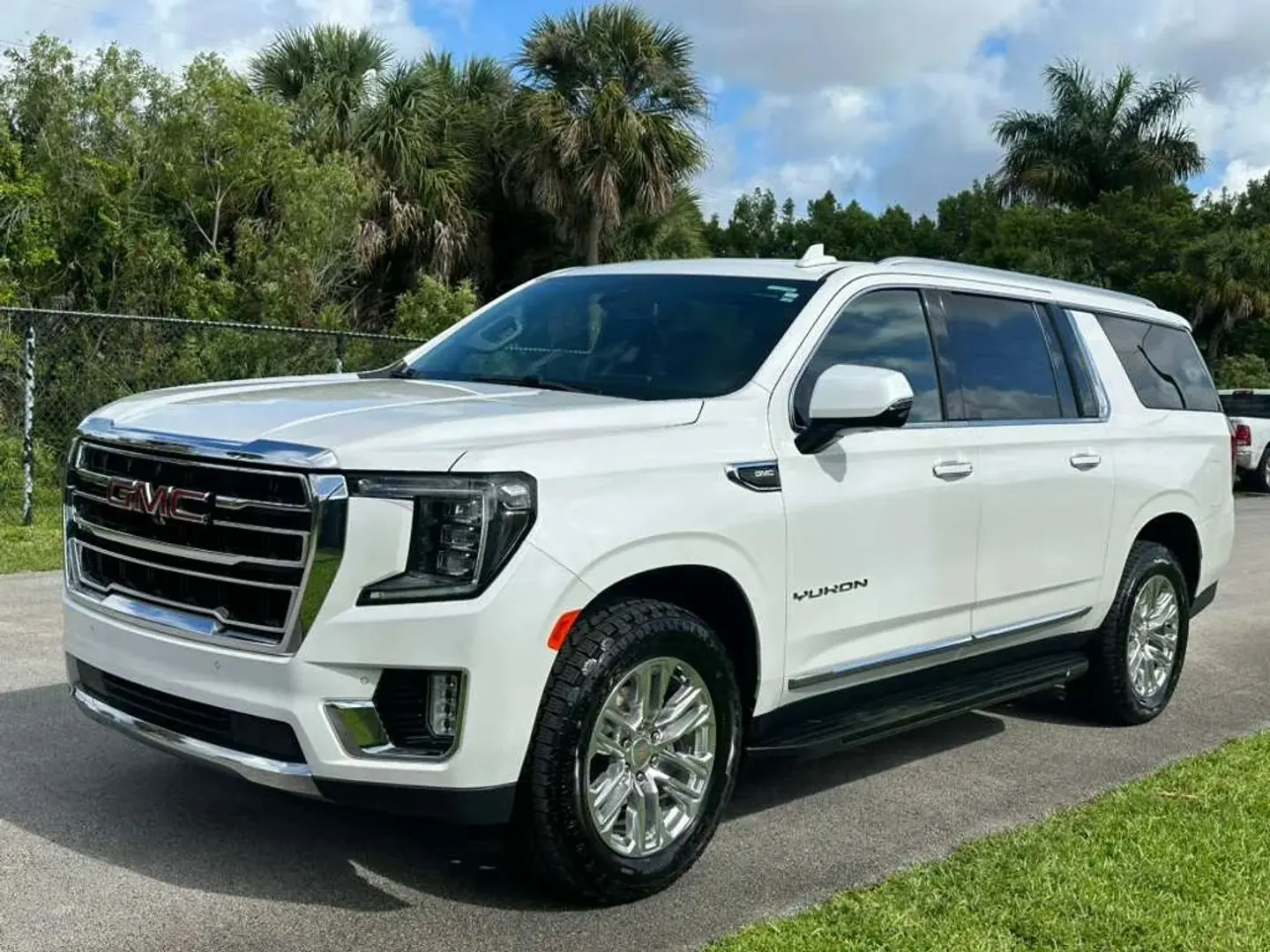 2022 GMC Yukon SLT 2WD - Photo 8