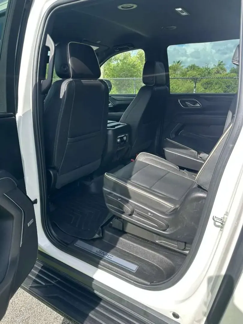 2022 GMC Yukon SLT 2WD - Photo 10