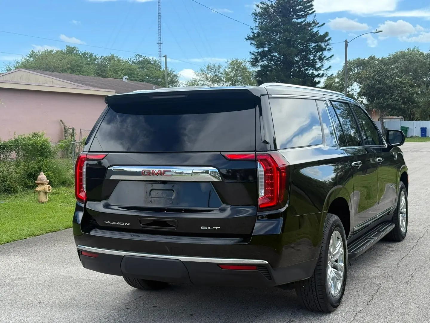2024 GMC Yukon SLT 2WD - Photo 6