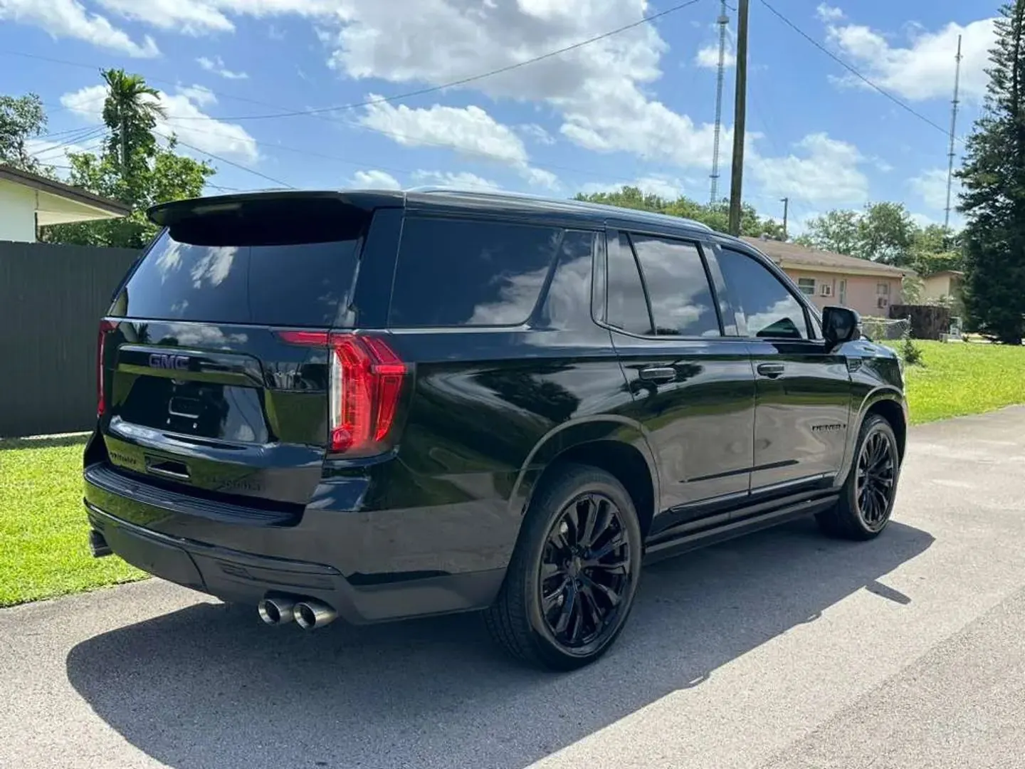 2021 GMC Yukon Denali 4WD - Photo 4