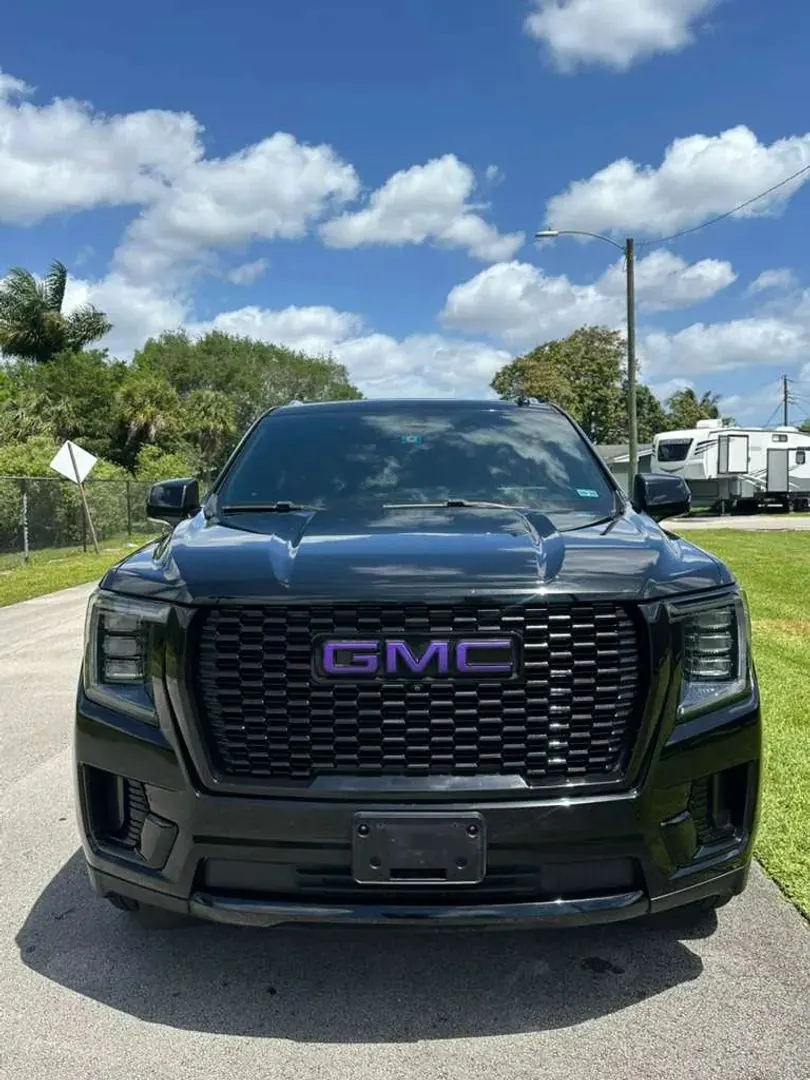 2021 GMC Yukon Denali 4WD - Photo 2