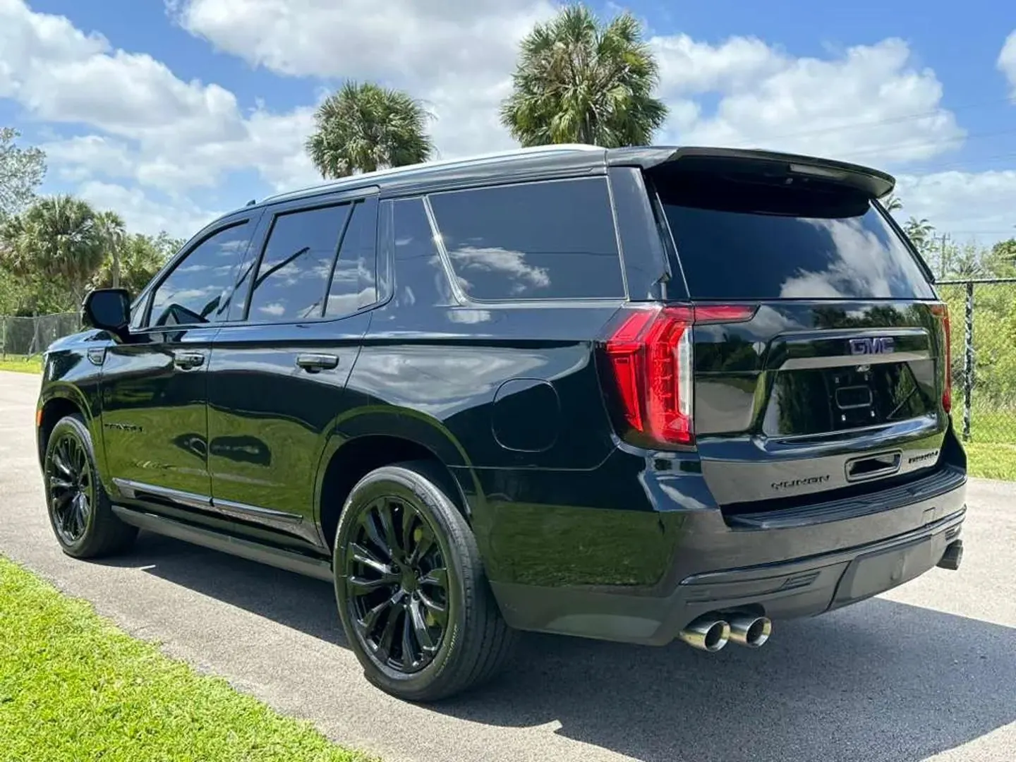 2021 GMC Yukon Denali 4WD - Photo 6