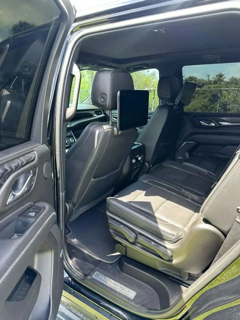 2021 GMC Yukon Denali 4WD - Photo 10