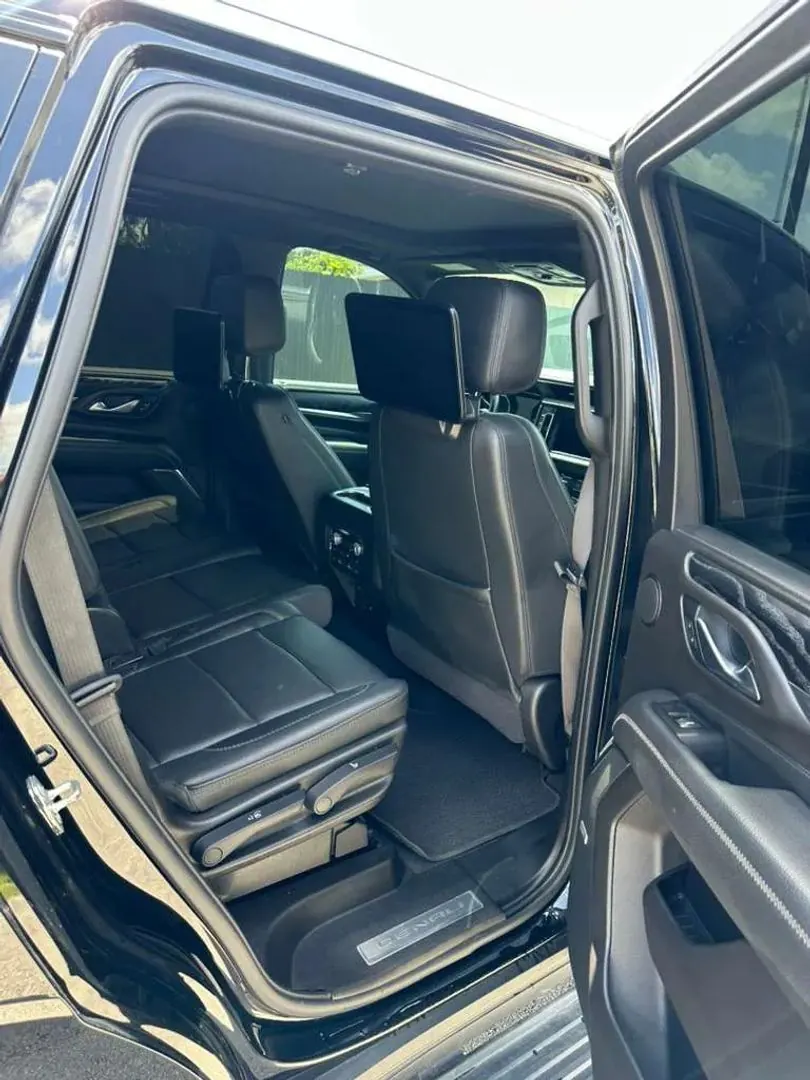 2021 GMC Yukon Denali 4WD - Photo 11