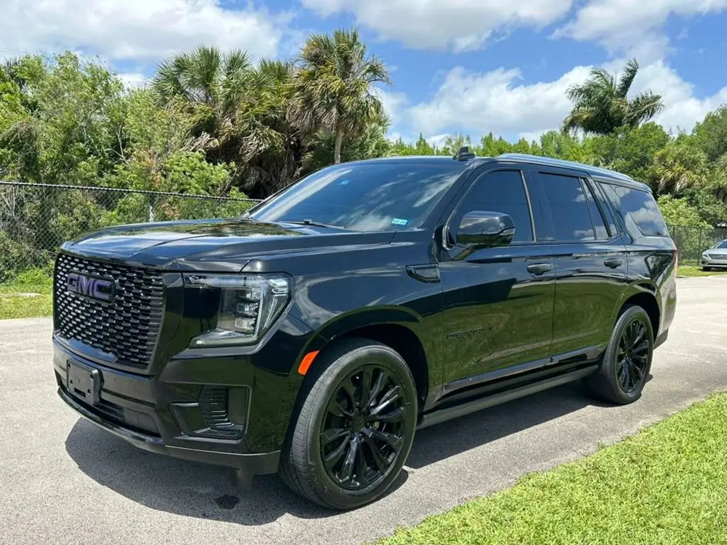 2021 GMC Yukon Denali 4WD - Photo 8