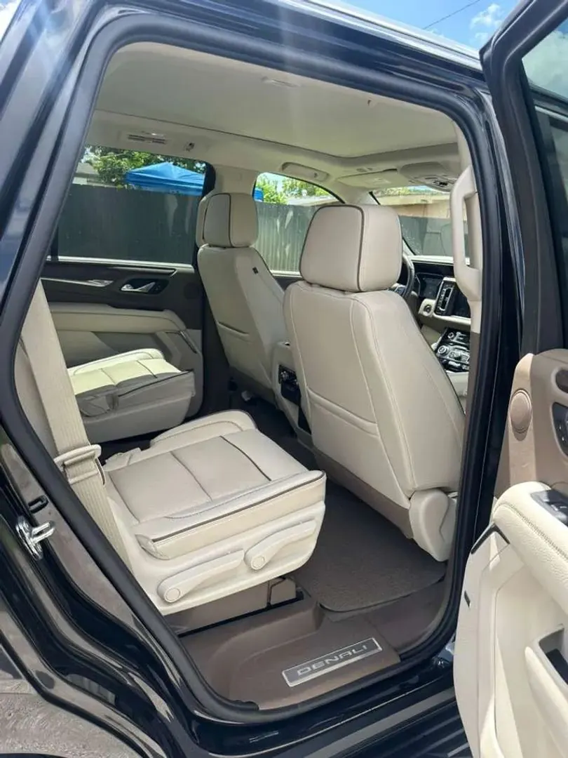 2021 GMC Yukon Denali 4WD - Photo 10