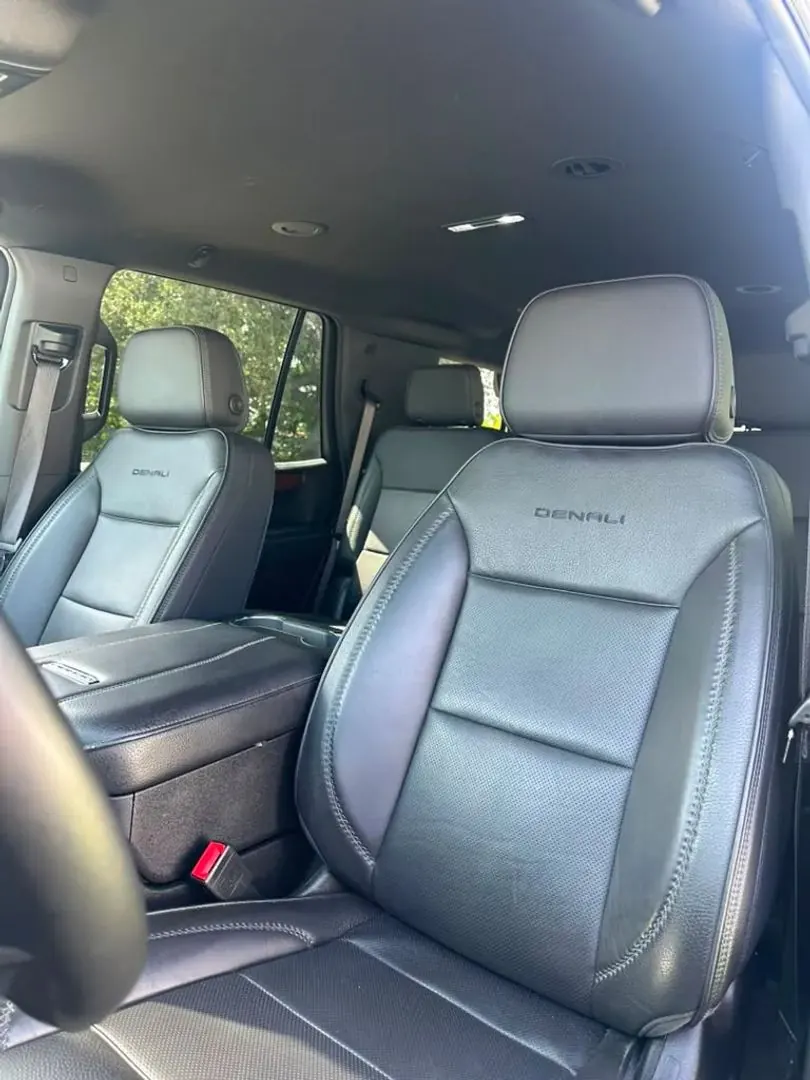 2025 GMC Yukon Denali 4WD - Photo 10