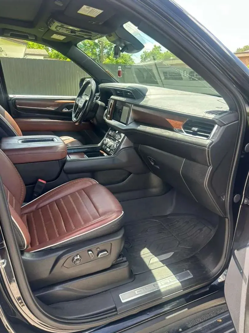 2023 GMC Yukon Denali Ultimate AWD - Photo 12
