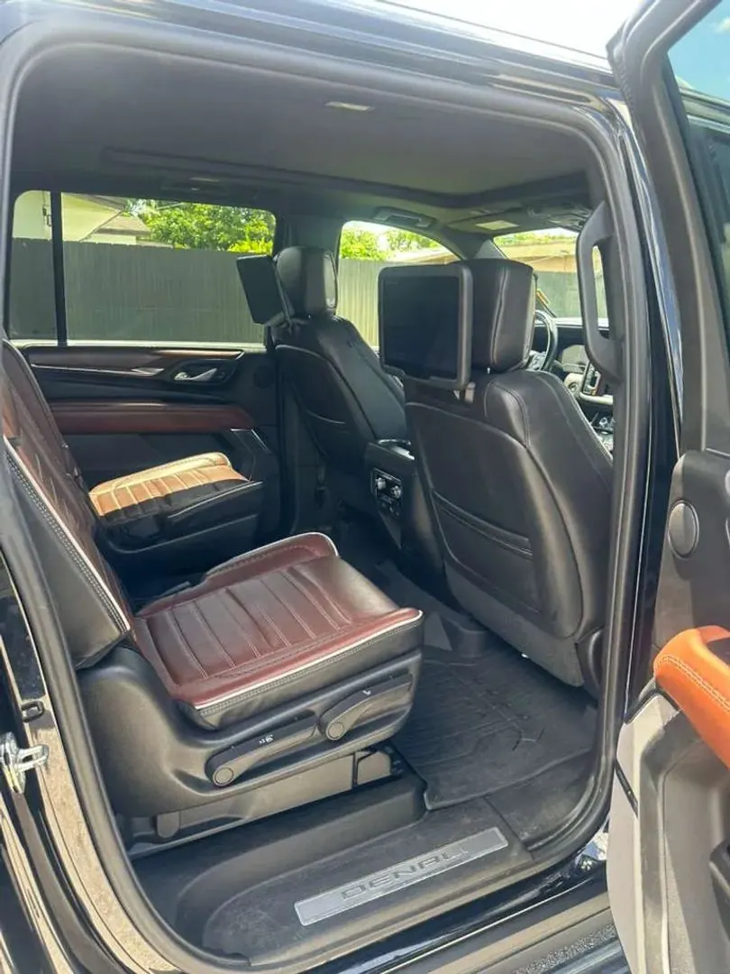 2023 GMC Yukon Denali Ultimate AWD - Photo 11