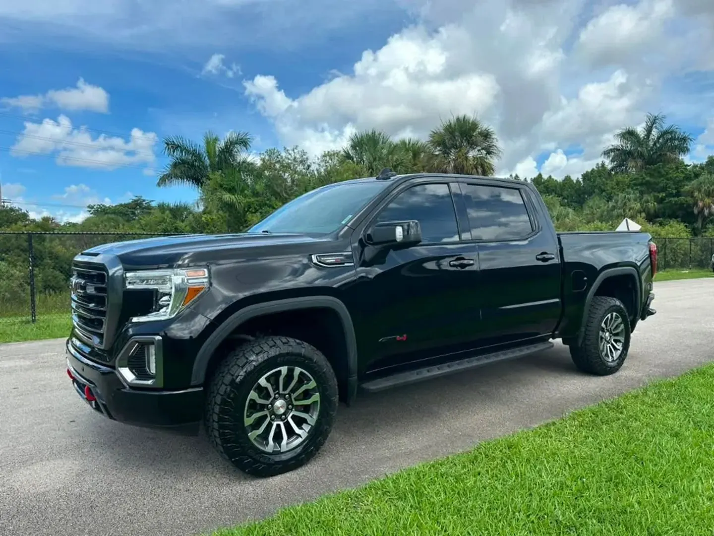 2021 GMC Sierra AT4 4WD Crew Cab Short Box - Photo 8