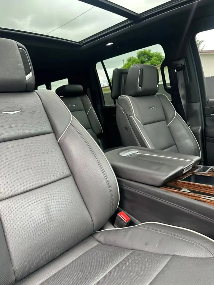 2023 Cadillac Escalade ESV Premium Luxury 4WD - Photo 14