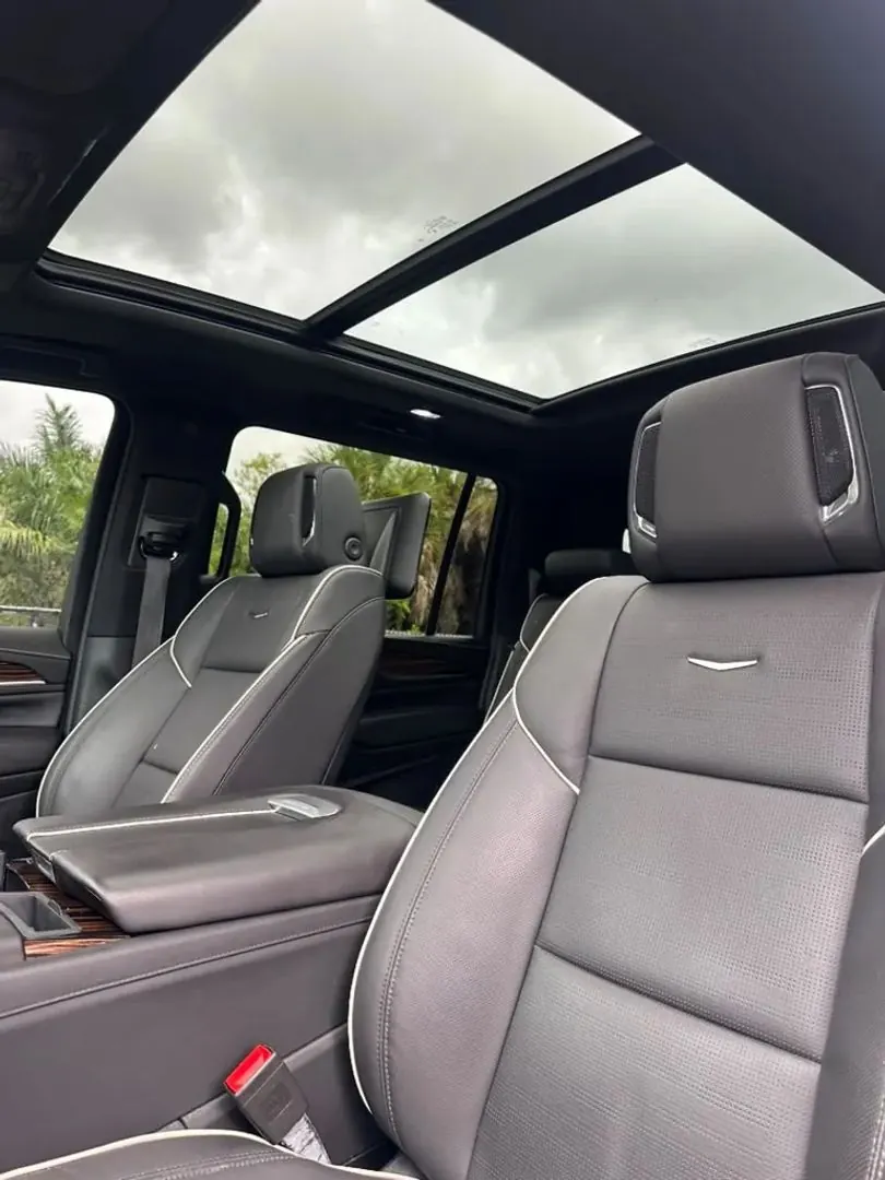 2023 Cadillac Escalade ESV Premium Luxury 4WD - Photo 9