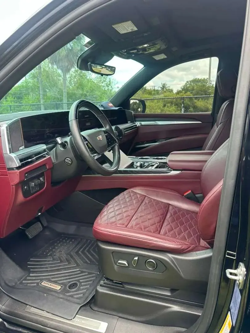 2026 Cadillac Escalade Luxury 2WD - Photo 8