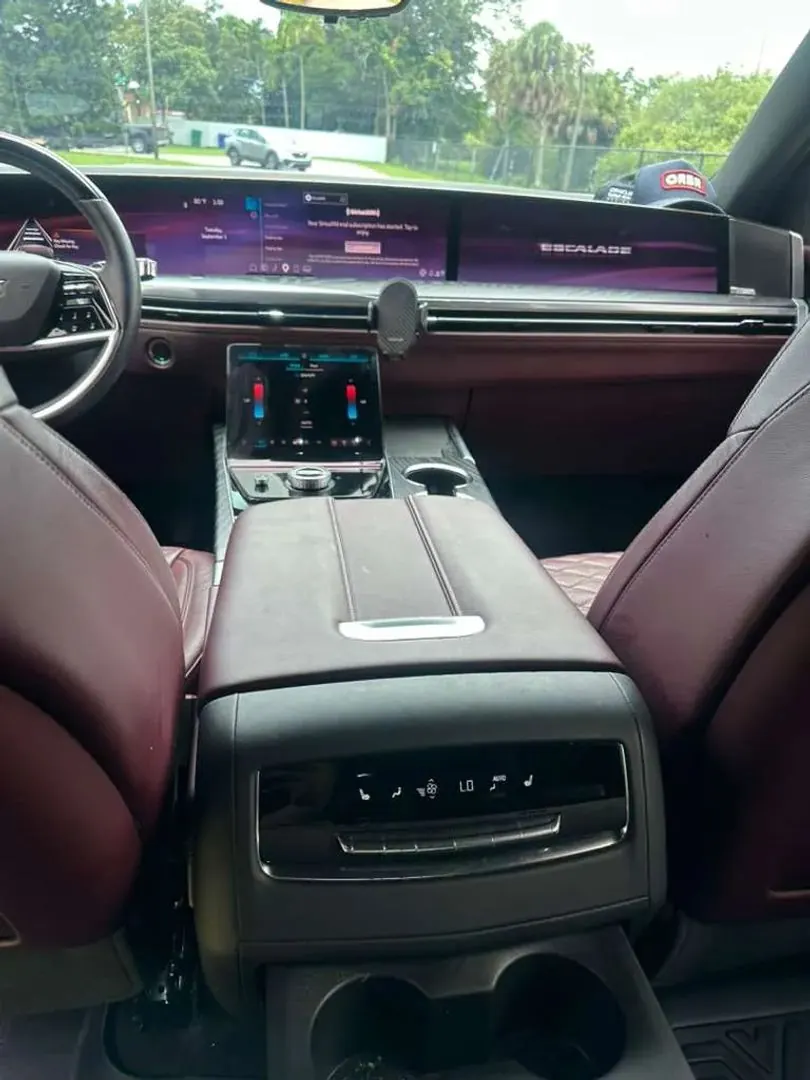 2026 Cadillac Escalade Luxury 2WD - Photo 14