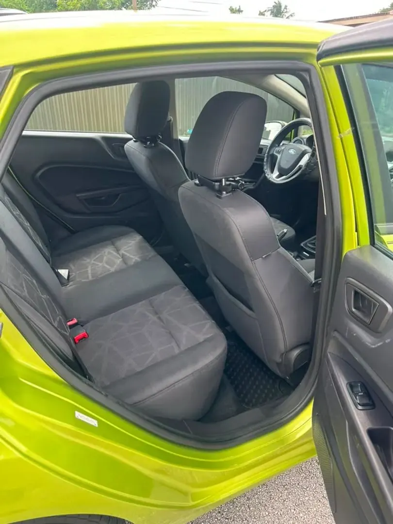 2012 Ford Fiesta SE Sedan - Photo 12