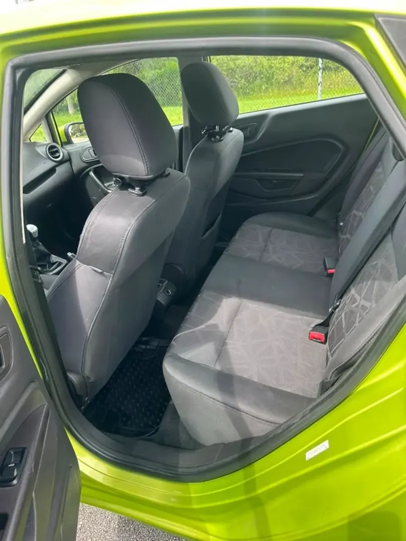 2012 Ford Fiesta SE Sedan - Photo 11