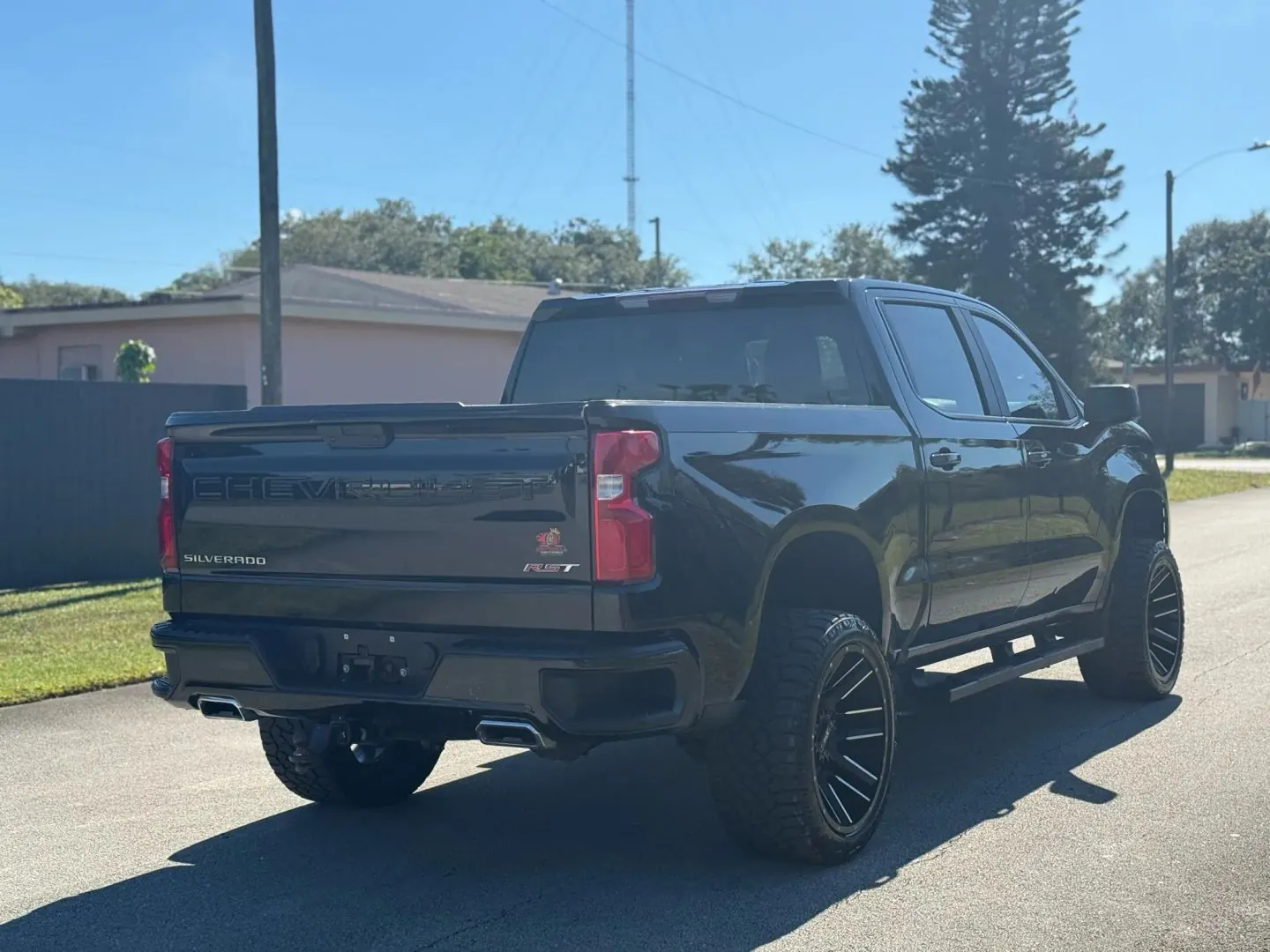 2021 Chevrolet Silverado 1500 RST 4WD Crew Cab Short Box - Photo 6