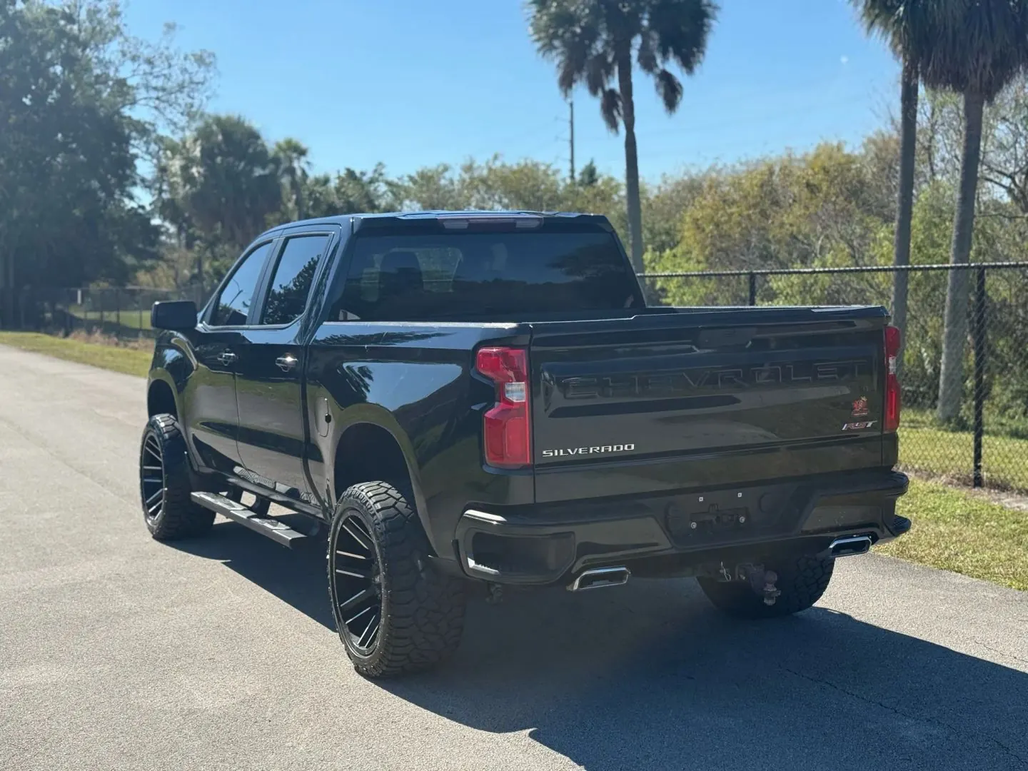 2021 Chevrolet Silverado 1500 RST 4WD Crew Cab Short Box - Photo 8