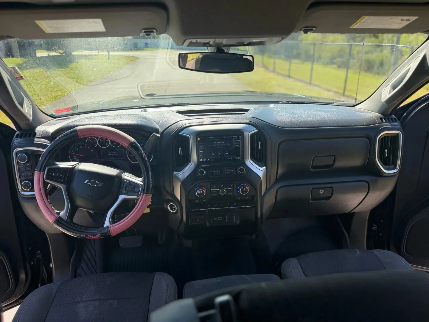 2021 Chevrolet Silverado 1500 RST 4WD Crew Cab Short Box - Photo 3