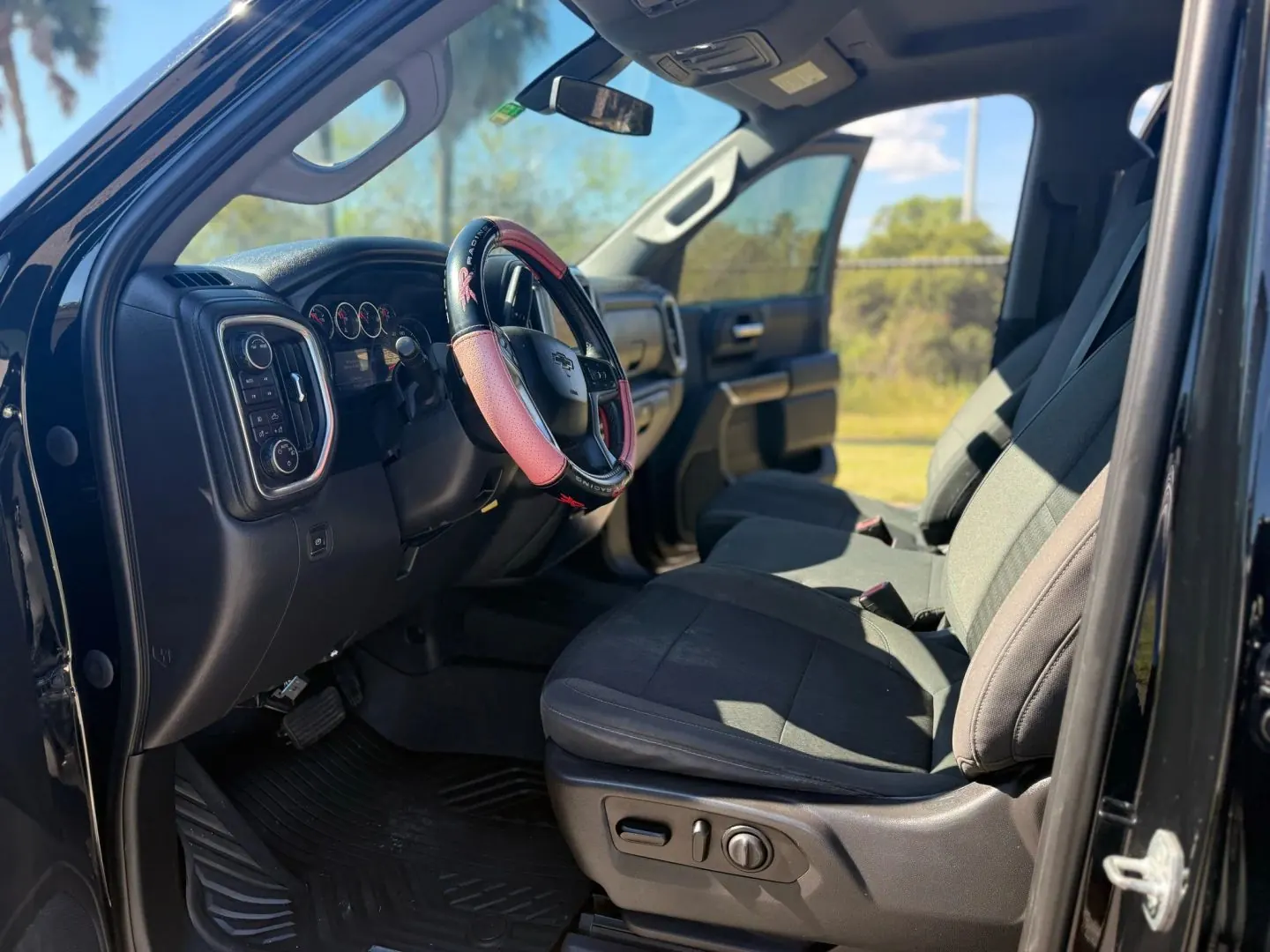2021 Chevrolet Silverado 1500 RST 4WD Crew Cab Short Box - Photo 4