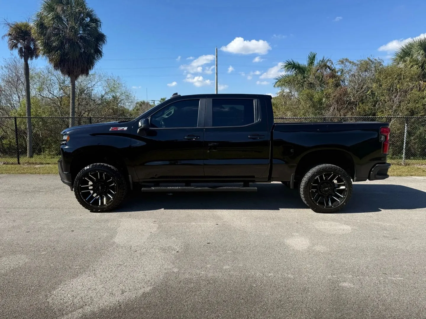 2021 Chevrolet Silverado 1500 RST 4WD Crew Cab Short Box - Photo 9