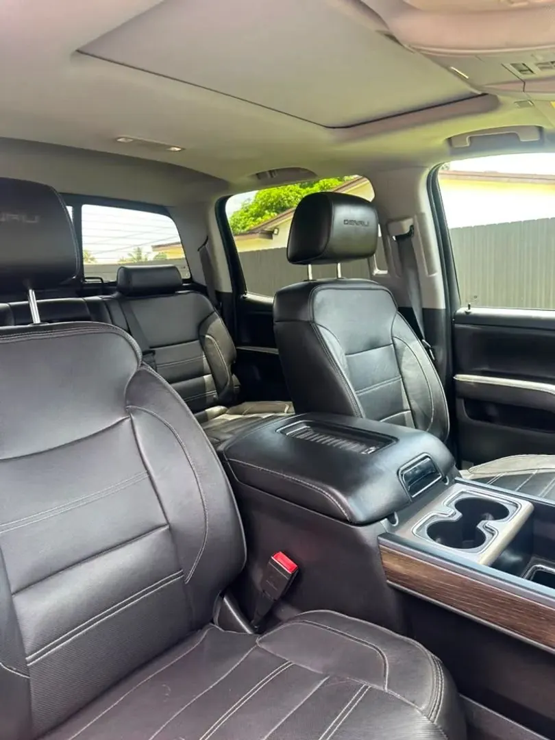 2018 GMC Sierra 4WD Crew Cab Short Box - Photo 16