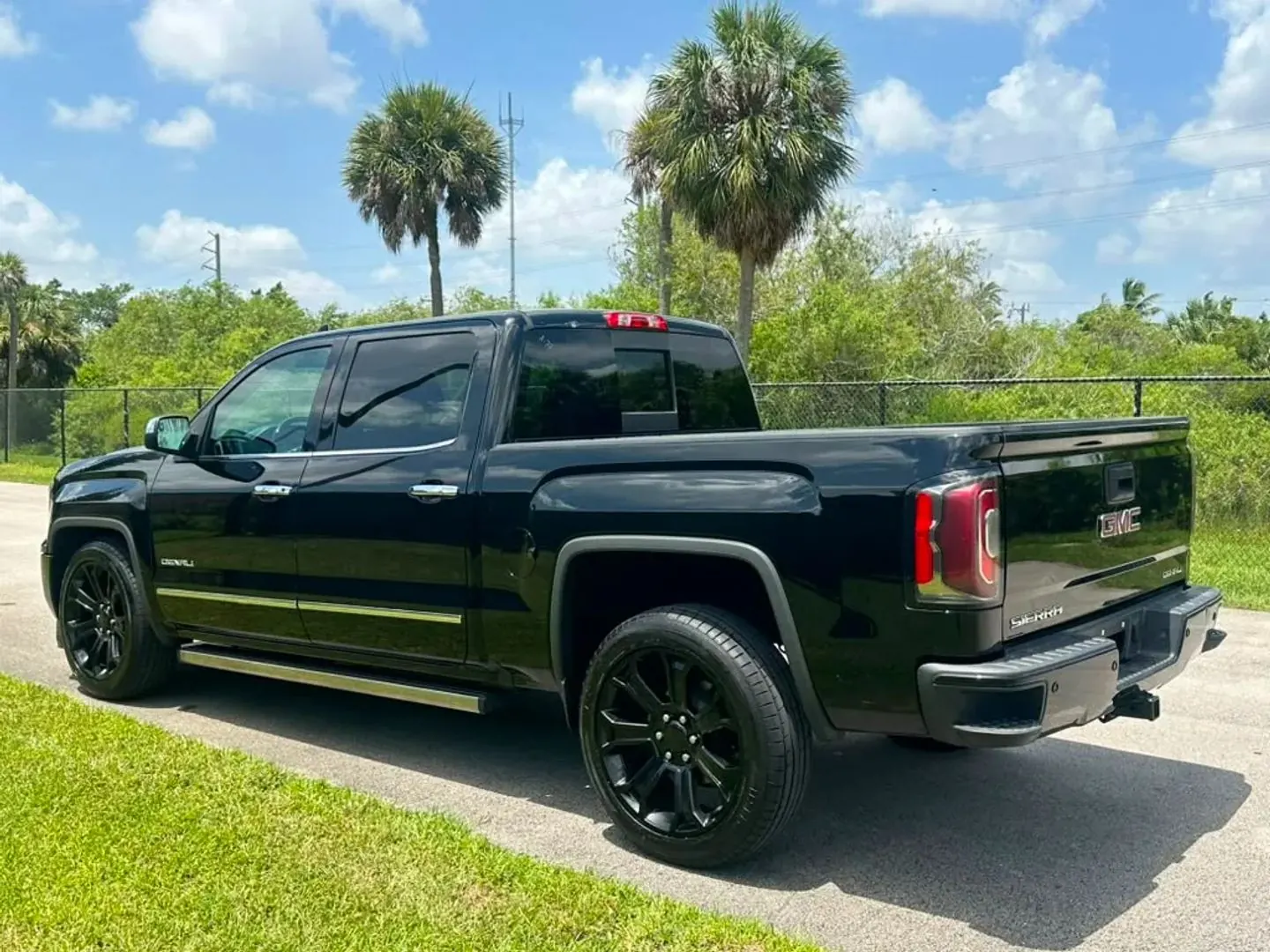 2018 GMC Sierra 4WD Crew Cab Short Box - Photo 6