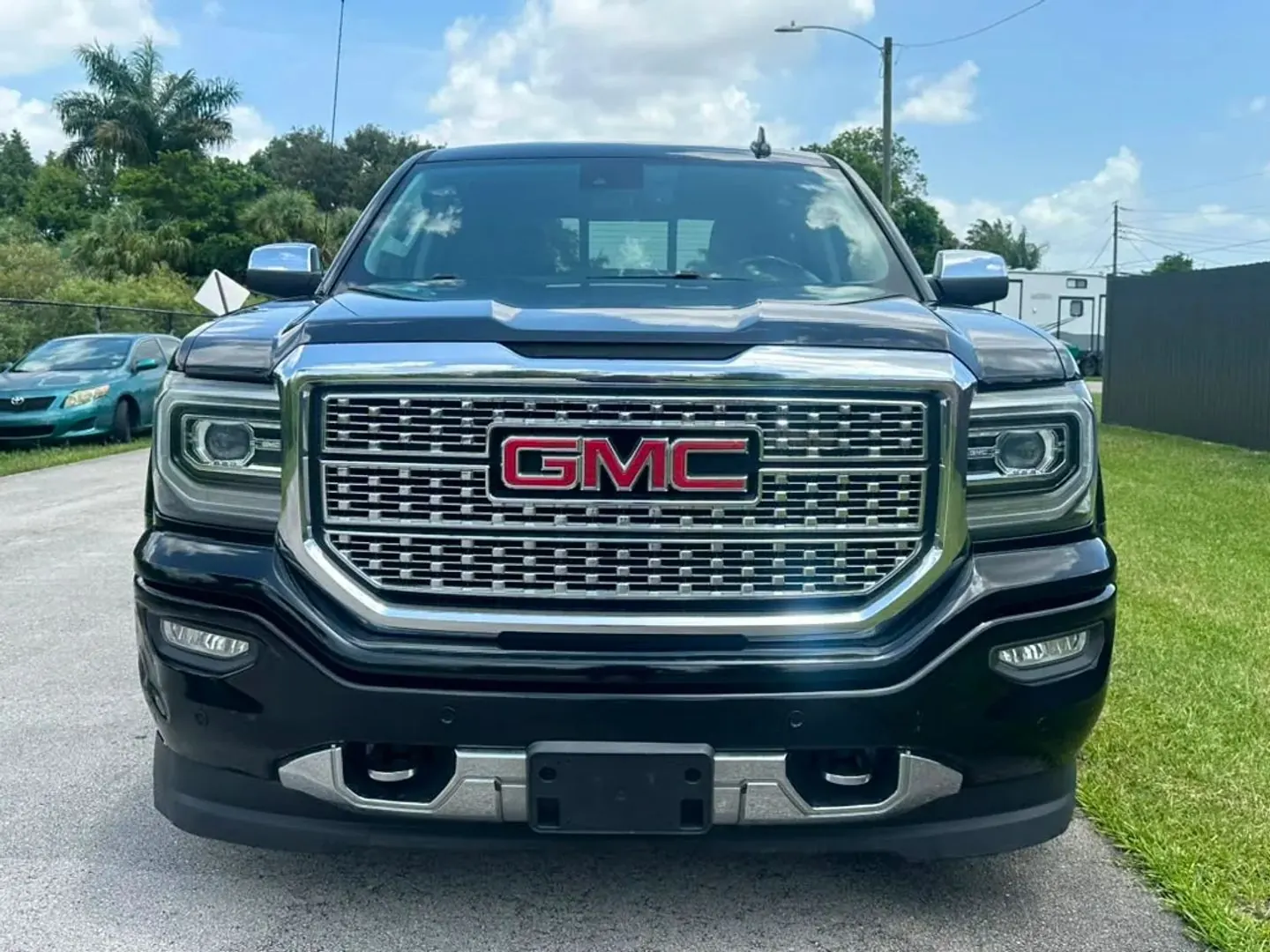 2018 GMC Sierra 4WD Crew Cab Short Box - Photo 2