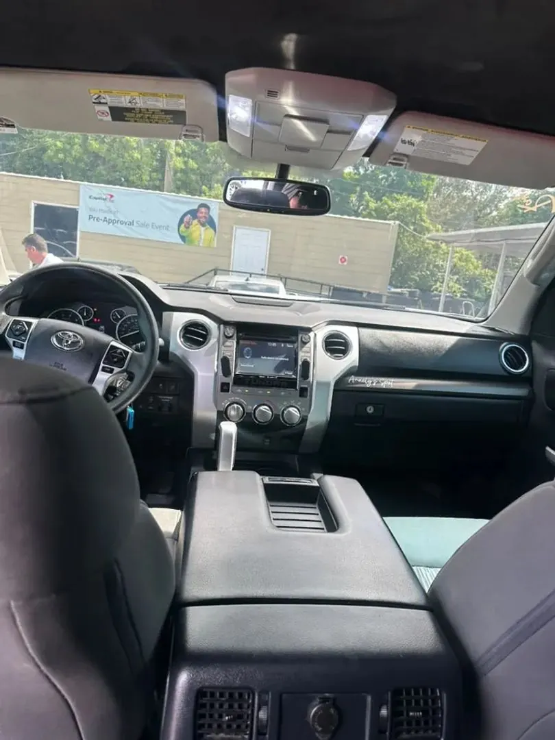 2017 Toyota Tundra SR5 5.7L FFV CrewMax Short - Photo 11