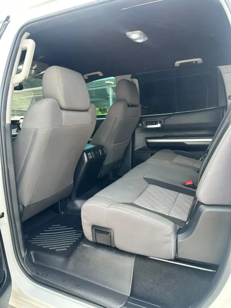 2017 Toyota Tundra SR5 5.7L FFV CrewMax Short - Photo 10