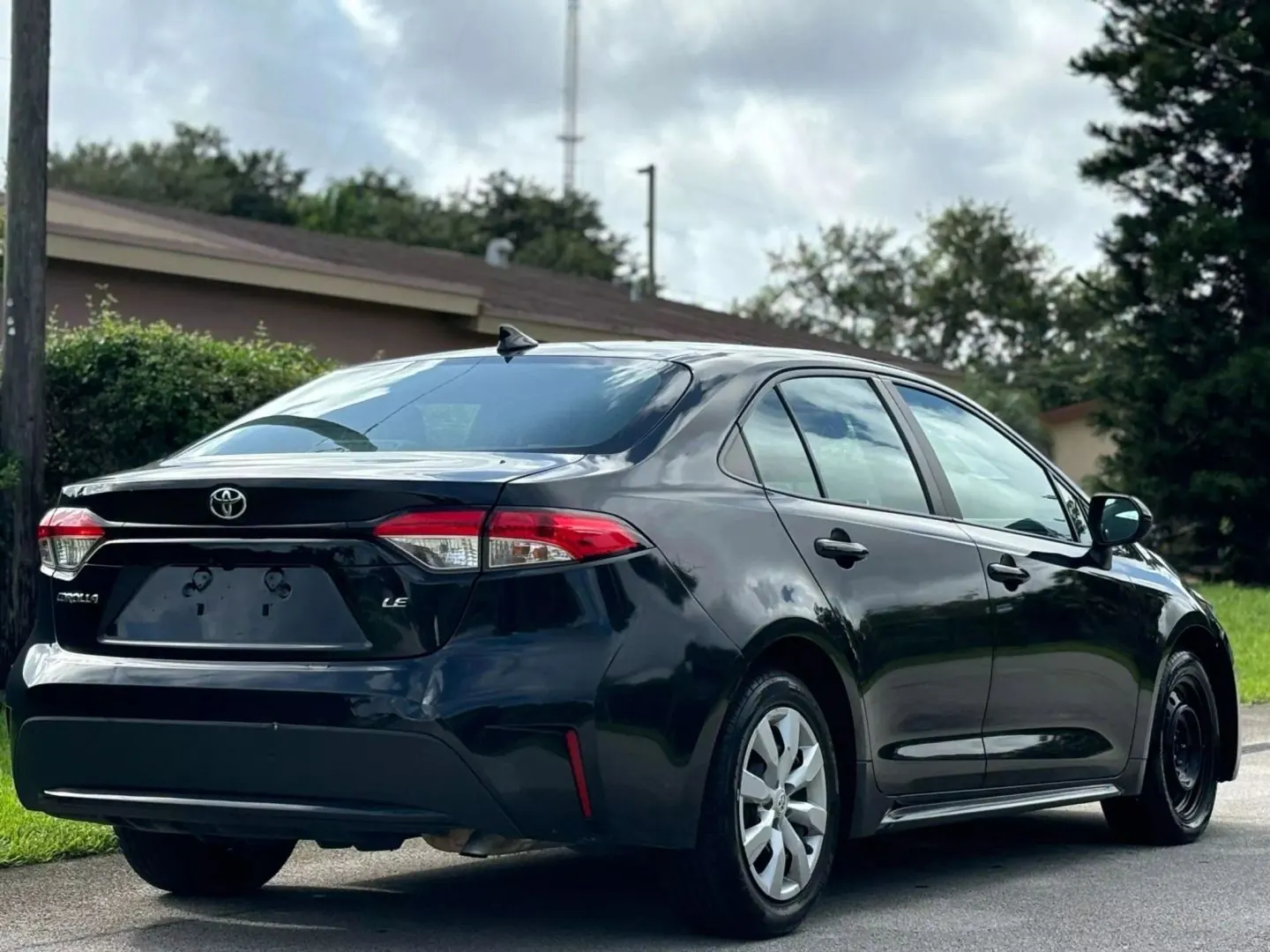 2021 Toyota Corolla LE CVT - Photo 2