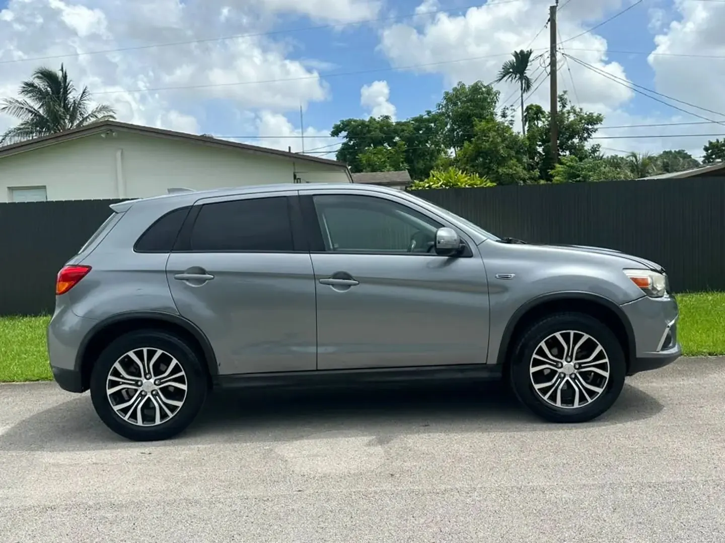 2017 Mitsubishi Outlander Sport 2.0 ES AWC CVT - Photo 3