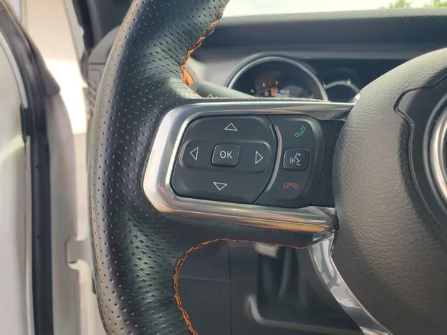 2023 Jeep Gladiator Mojave 4x4 - Photo 15