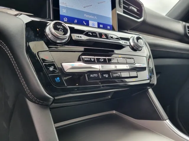 2023 Ford Explorer Platinum 4WD - Photo 26