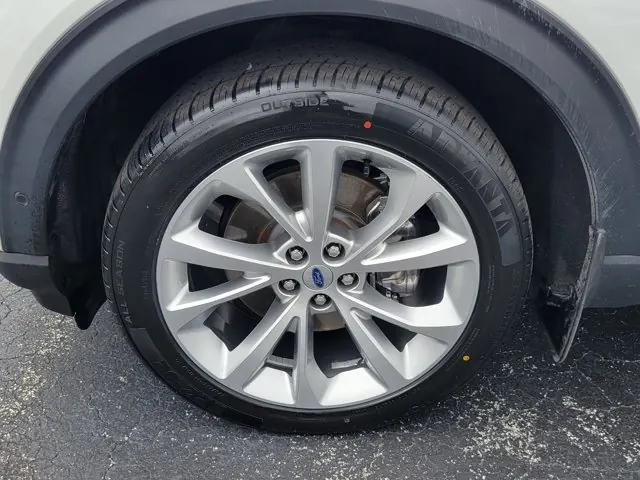 2023 Ford Explorer Platinum 4WD - Photo 4