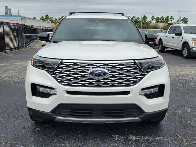 2023 Ford Explorer Platinum 4WD - Photo 2