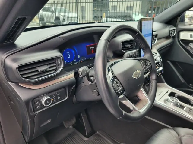 2023 Ford Explorer Platinum 4WD - Photo 10