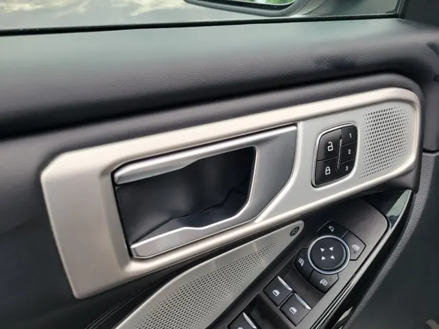 2023 Ford Explorer Platinum 4WD - Photo 16