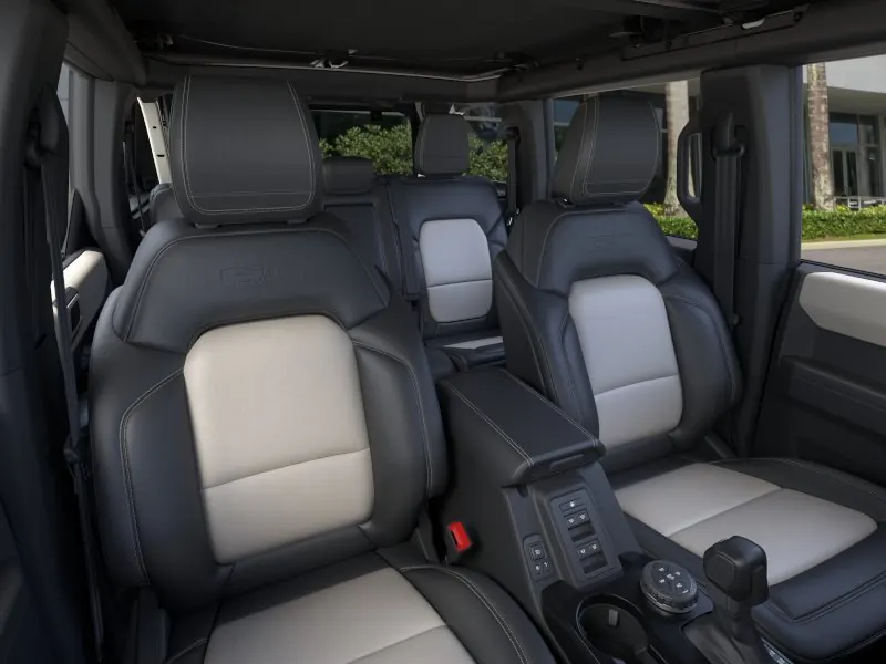 2026 Ford Bronco Outer Banks® - Photo 10