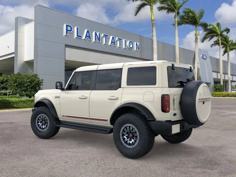 2026 Ford Bronco Outer Banks® - Photo 4