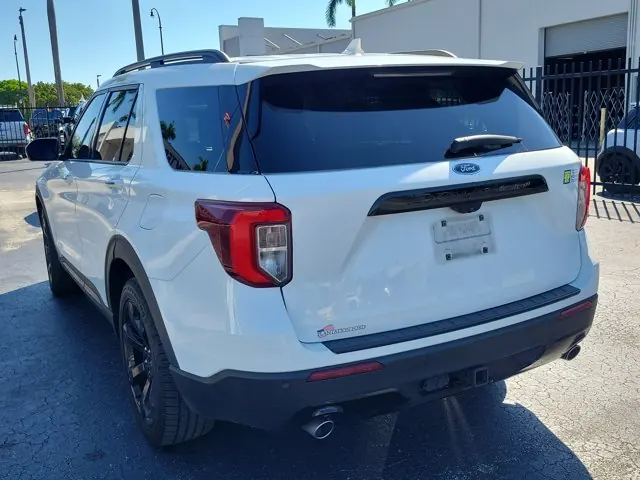 2022 Ford Explorer ST-Line RWD - Photo 6