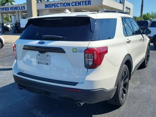 2022 Ford Explorer ST-Line RWD - Photo 8