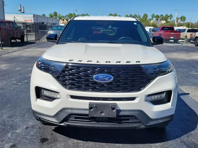 2022 Ford Explorer ST-Line RWD - Photo 2